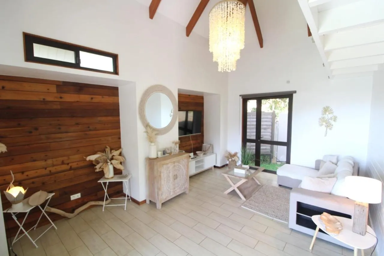 Bungalow Atypical Fare Ape Fa'a'ā Hébergement de vacances